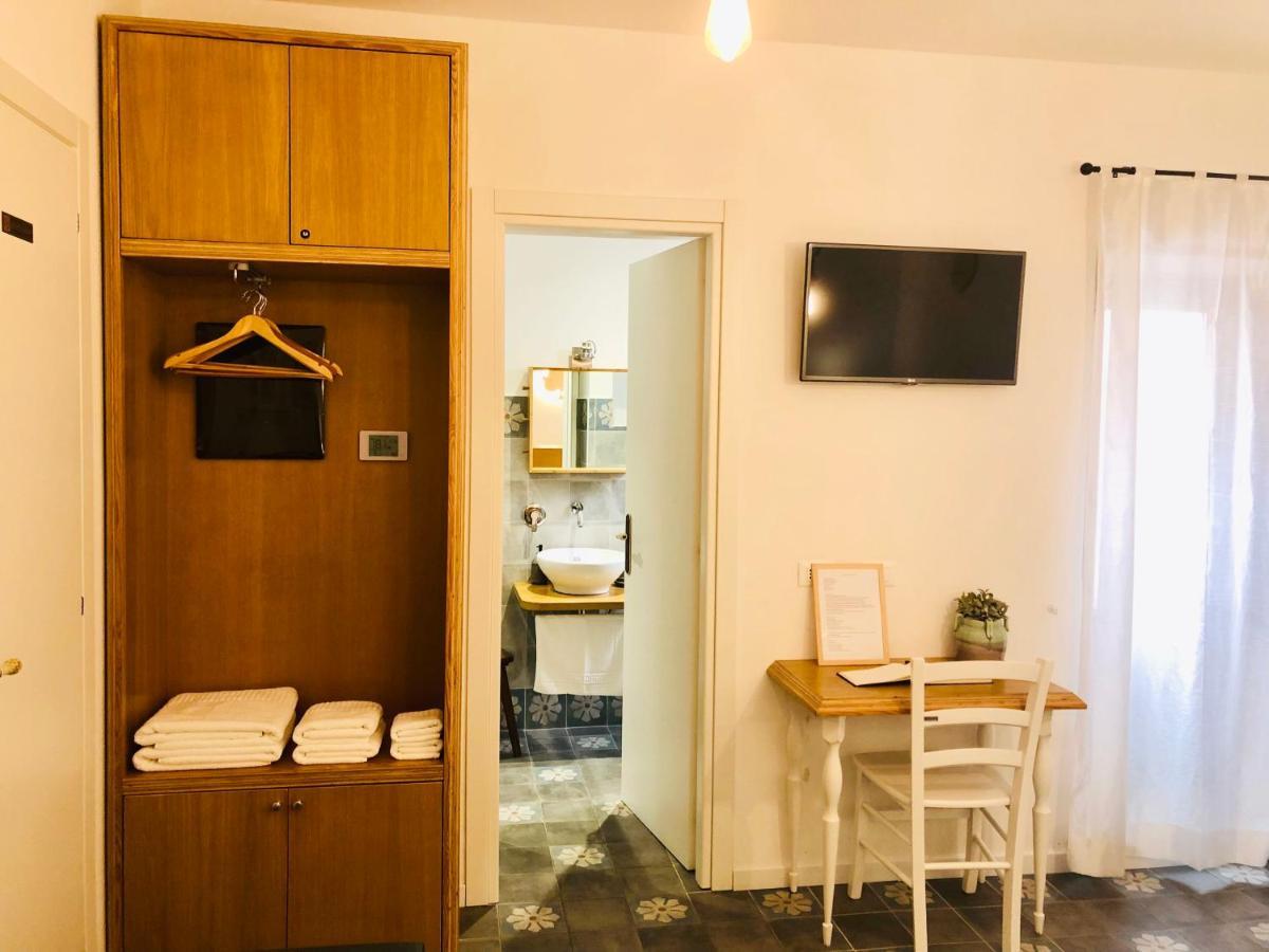 לינה וארוחת בוקר פטרליה סוטאנה La Casa Di Ro מראה חיצוני תמונה